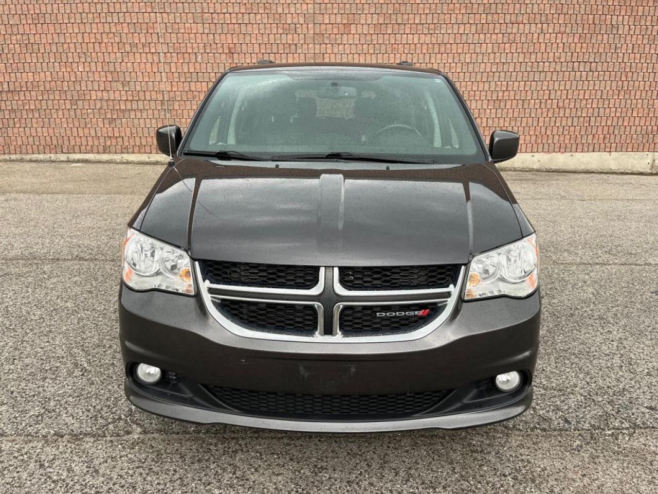 2016 Dodge Grand Caravan SXT PREMIUM PLUS | CLEAN CARFAX | LEATHER | POWER GROUP | BIG SCREEN | STOW N GO | NAVI | - Photo #9
