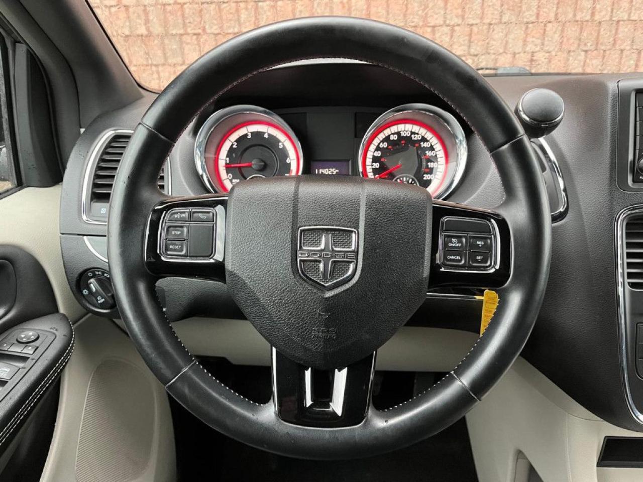 2016 Dodge Grand Caravan SXT PREMIUM PLUS | CLEAN CARFAX | LEATHER | POWER GROUP | BIG SCREEN | STOW N GO | NAVI | - Photo #19