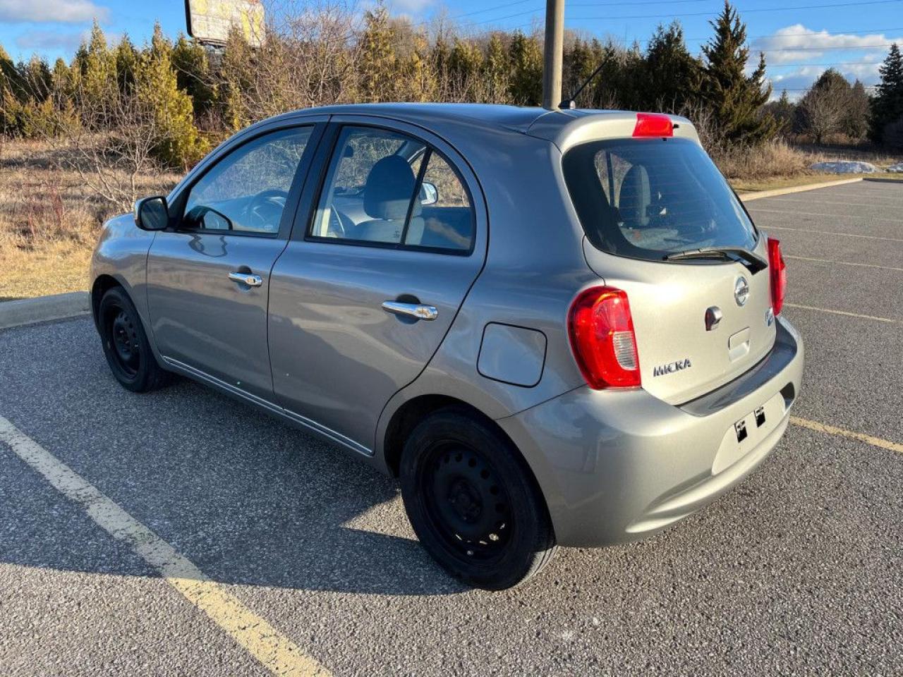 2015 Nissan Micra SV | LOW MILEAGE | BACK UP CAM | KEYLESS ENTRY | CRUISE  CONTROL - Photo #4