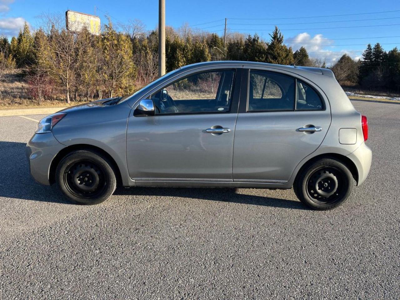 2015 Nissan Micra SV | LOW MILEAGE | BACK UP CAM | KEYLESS ENTRY | CRUISE  CONTROL - Photo #3