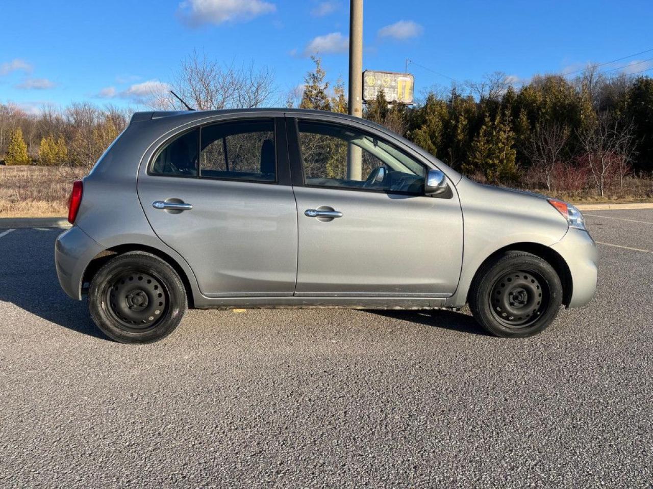 2015 Nissan Micra SV | LOW MILEAGE | BACK UP CAM | KEYLESS ENTRY | CRUISE  CONTROL - Photo #7