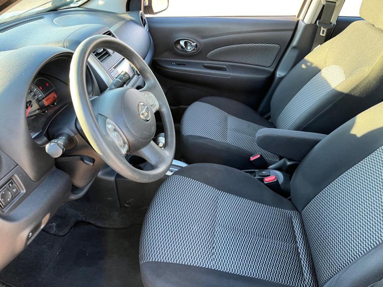 2015 Nissan Micra SV | LOW MILEAGE | BACK UP CAM | KEYLESS ENTRY | CRUISE  CONTROL - Photo #13
