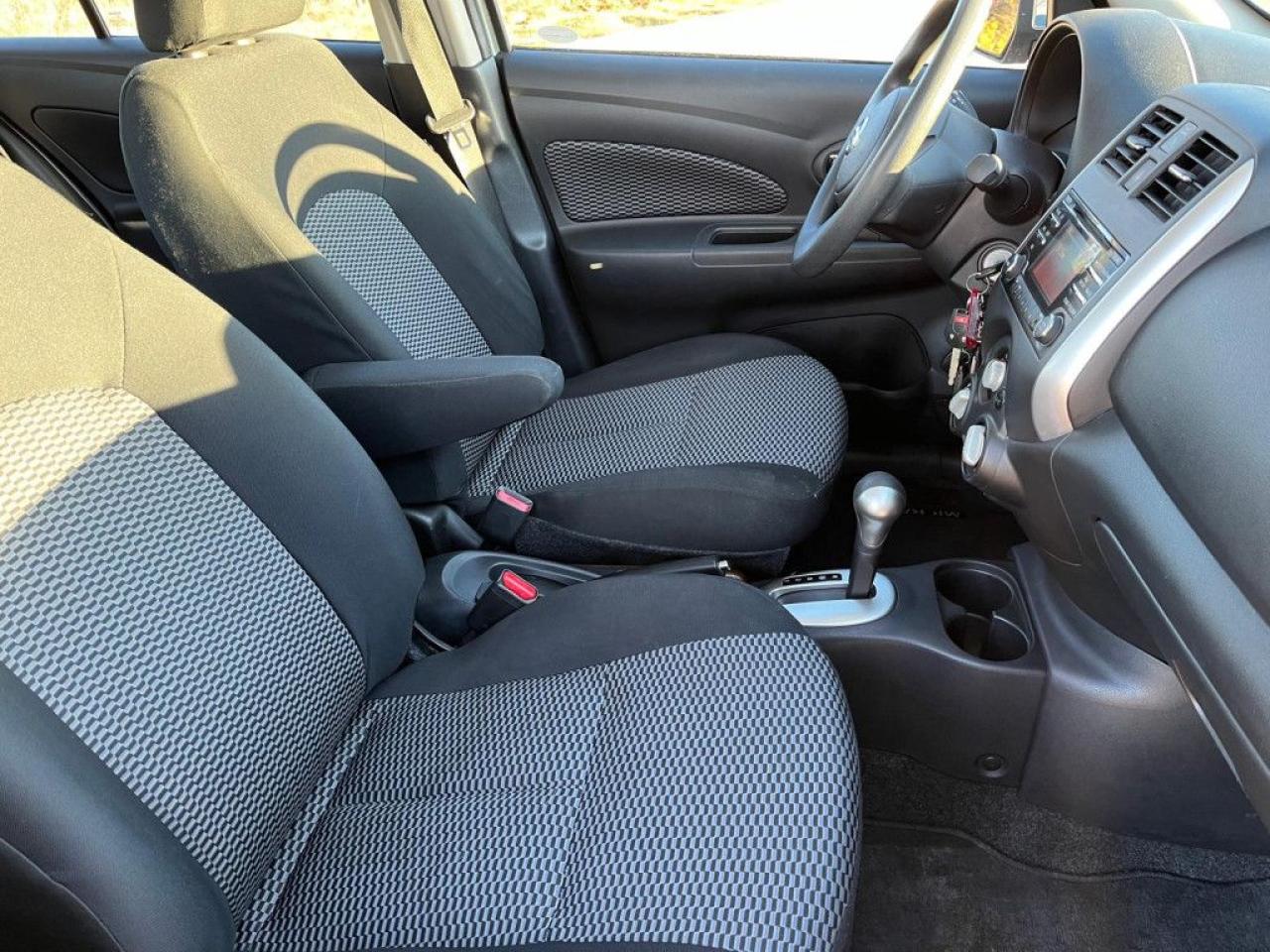2015 Nissan Micra SV | LOW MILEAGE | BACK UP CAM | KEYLESS ENTRY | CRUISE  CONTROL - Photo #16