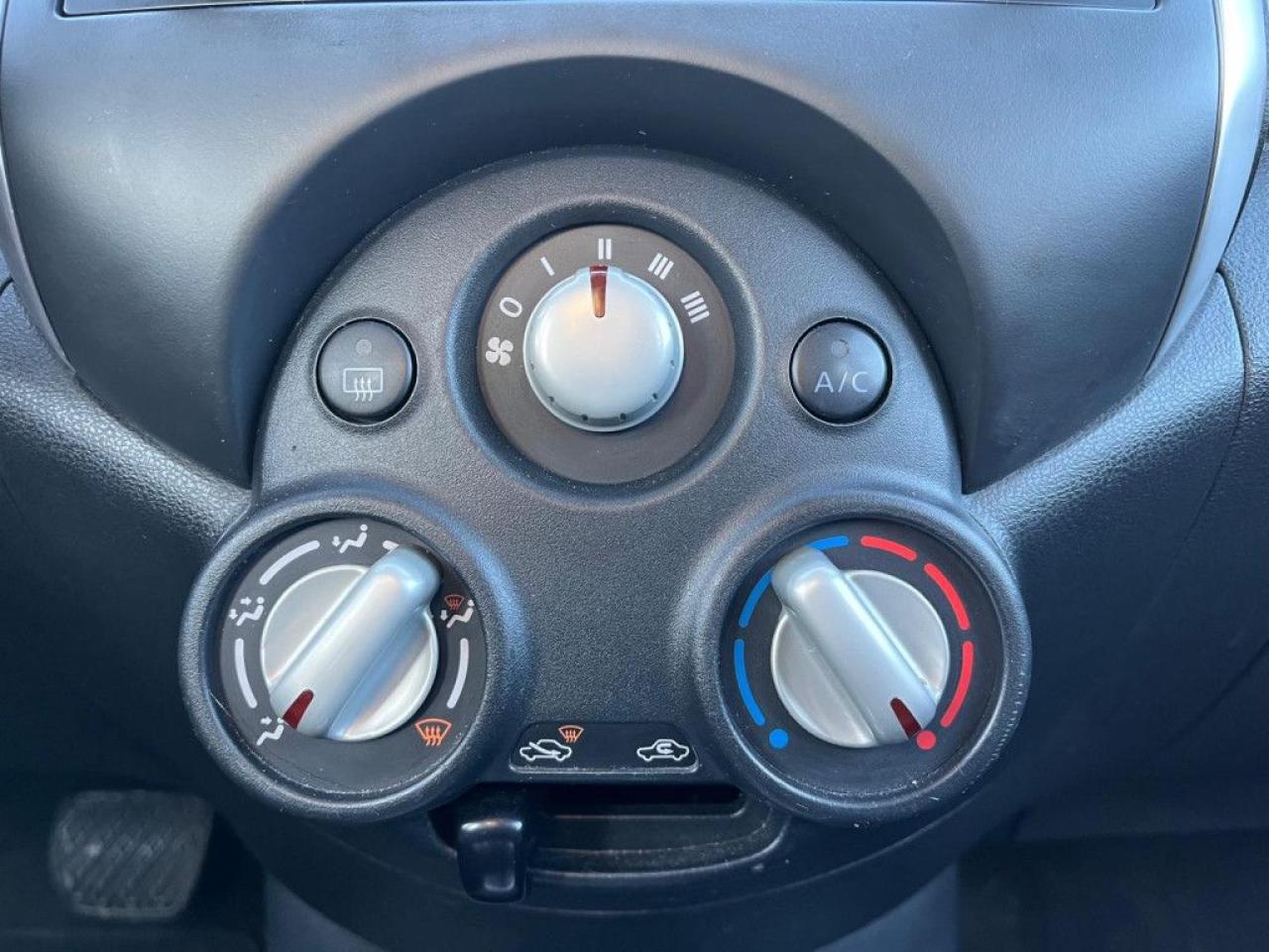 2015 Nissan Micra SV | LOW MILEAGE | BACK UP CAM | KEYLESS ENTRY | CRUISE  CONTROL - Photo #19