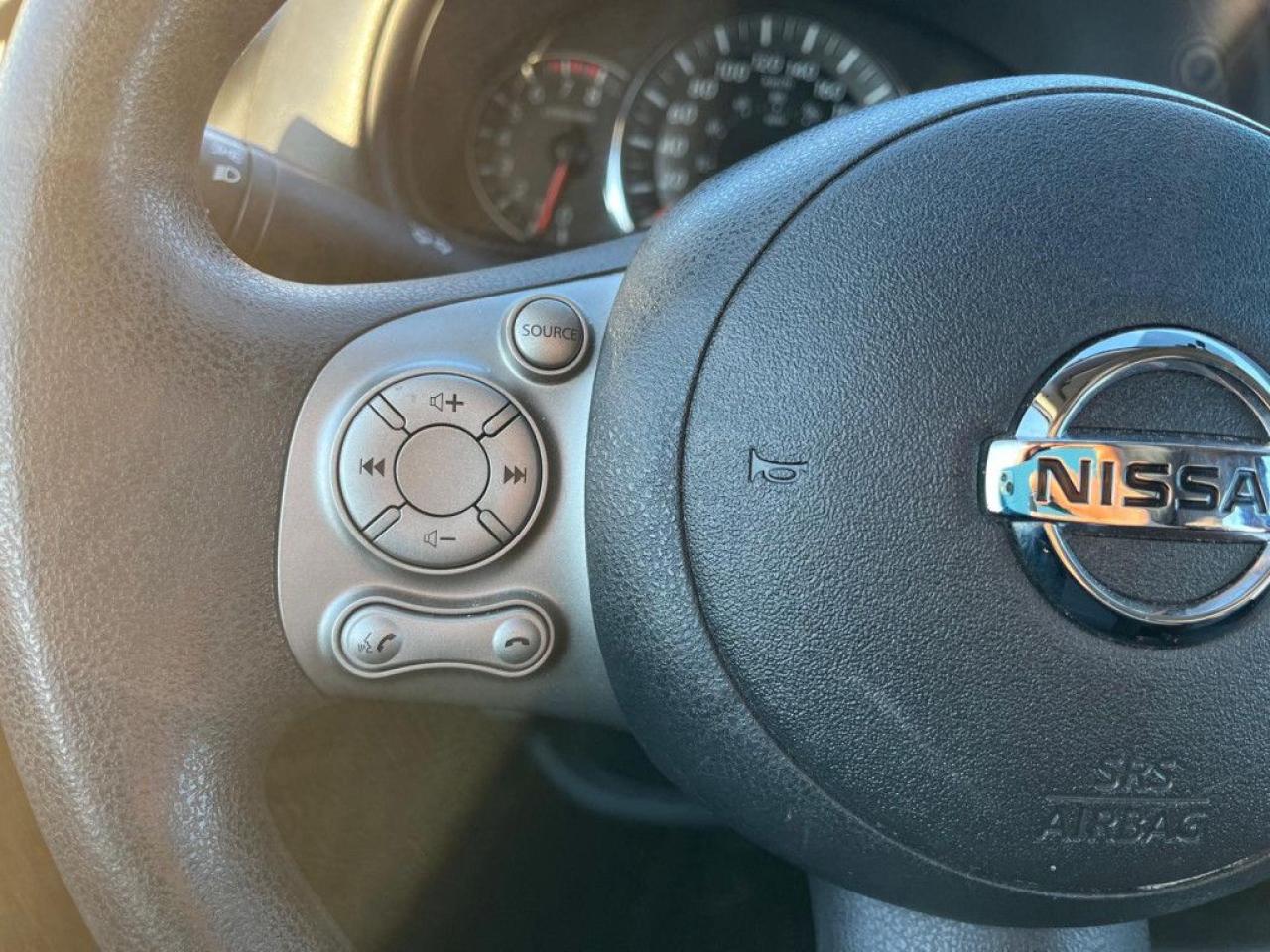 2015 Nissan Micra SV | LOW MILEAGE | BACK UP CAM | KEYLESS ENTRY | CRUISE  CONTROL - Photo #21