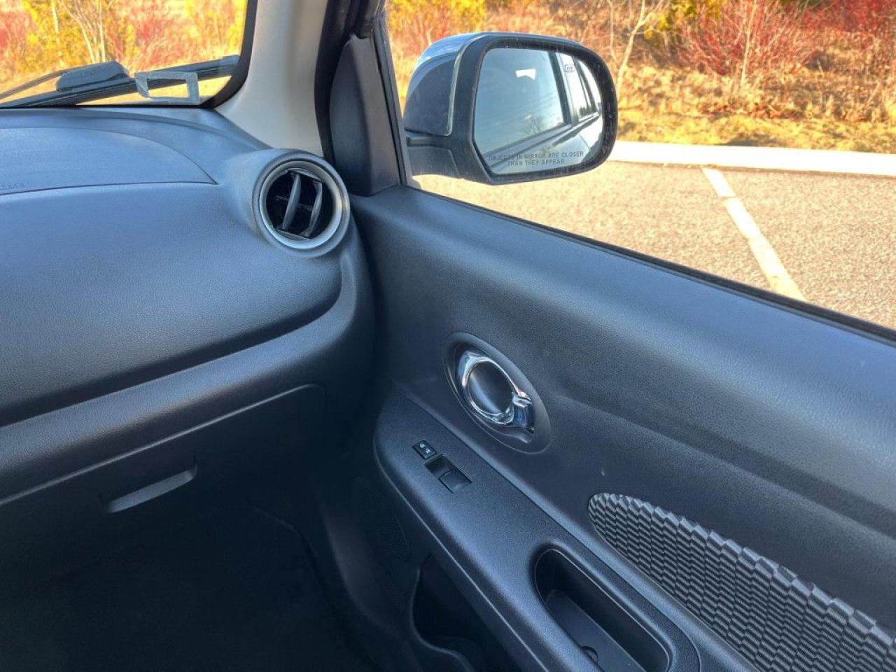 2015 Nissan Micra SV | LOW MILEAGE | BACK UP CAM | KEYLESS ENTRY | CRUISE  CONTROL - Photo #25