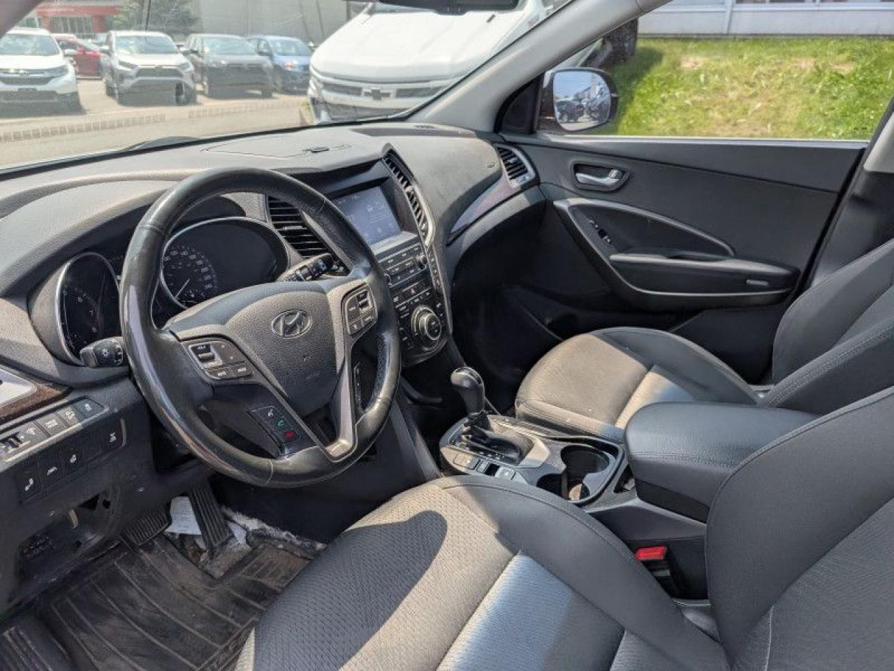 2019 Hyundai Santa Fe XL 3.3L Preferred AWD 7 Pass  **7 PASSENGER** Photo