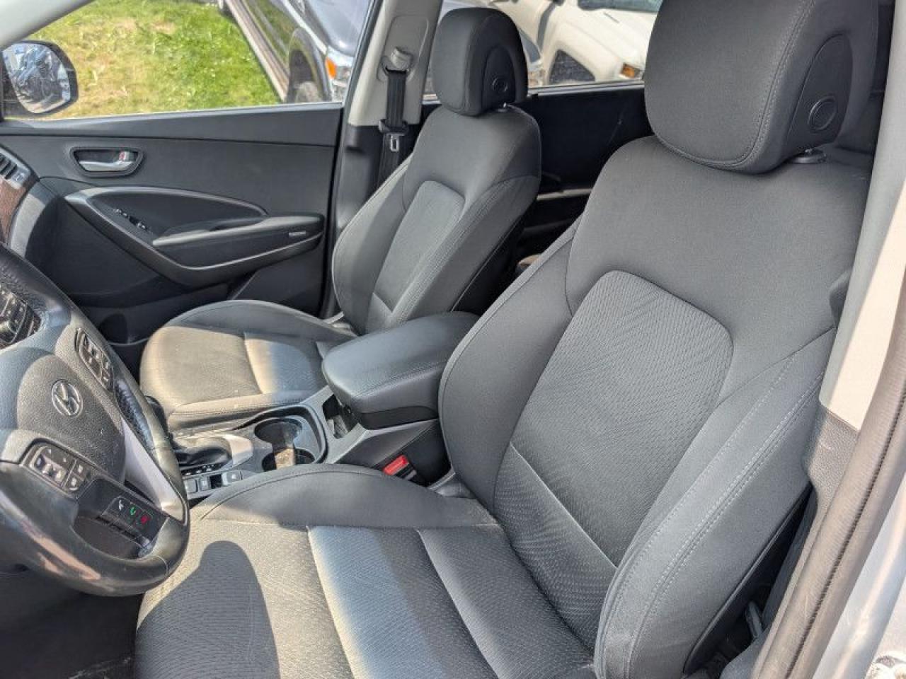 2019 Hyundai Santa Fe XL 3.3L Preferred AWD 7 Pass  **7 PASSENGER** Photo