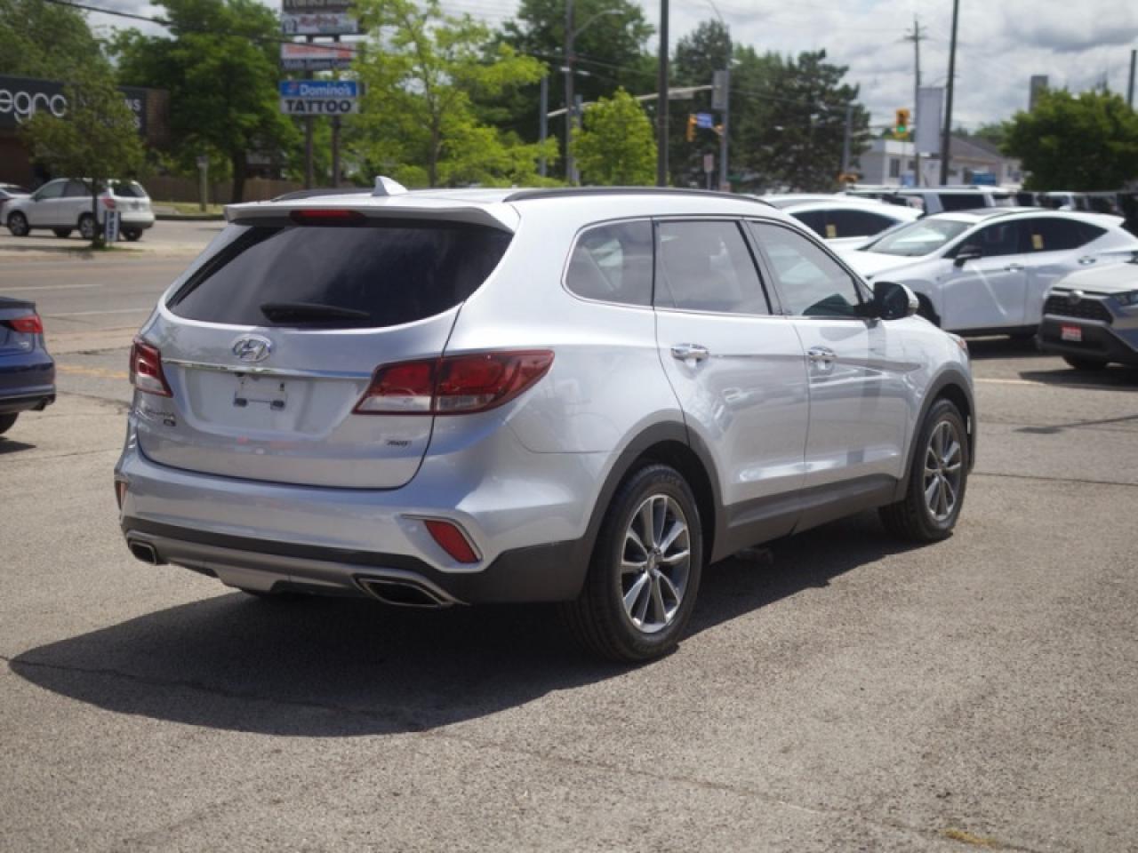 2019 Hyundai Santa Fe XL 3.3L Preferred AWD 7 Pass  **7 PASSENGER** Photo3