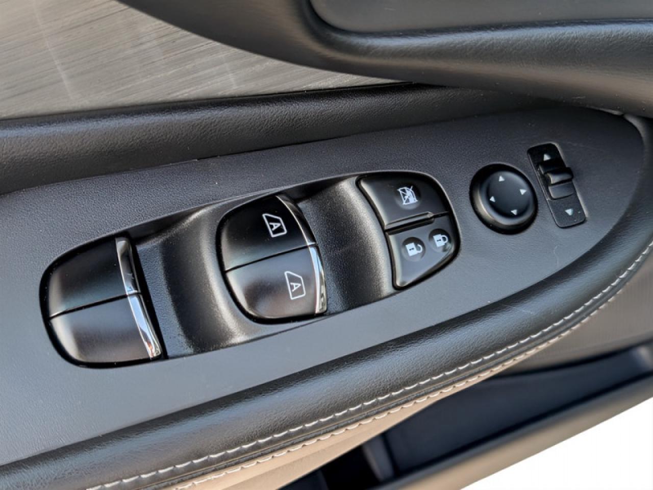 2018 Nissan Murano AWD SL  **LOW KMS - 1 OWNER - CLEAN CF** Photo