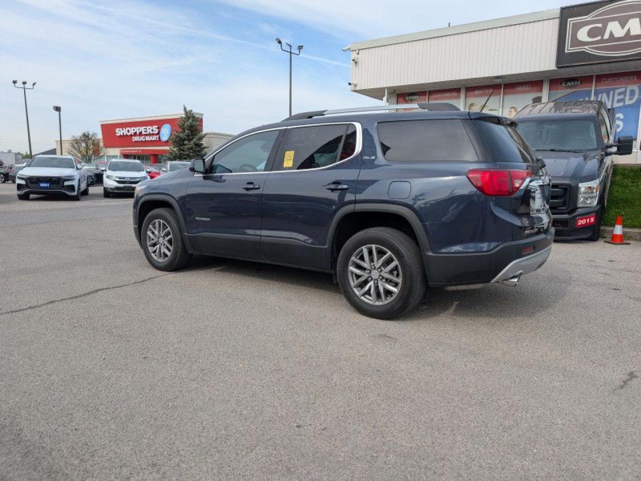 2018 GMC Acadia SLE  **VERY LOW KMS - CLEAN CARFAX** Photo2