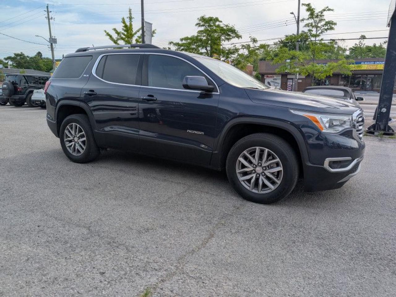 2018 GMC Acadia SLE  **VERY LOW KMS - CLEAN CARFAX** Photo