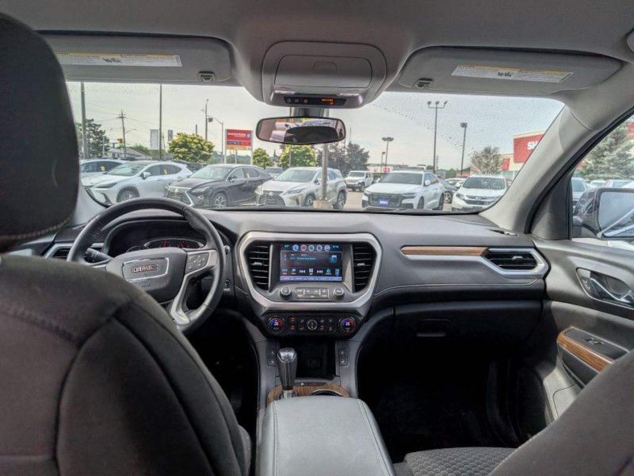 2018 GMC Acadia SLE  **VERY LOW KMS - CLEAN CARFAX** Photo