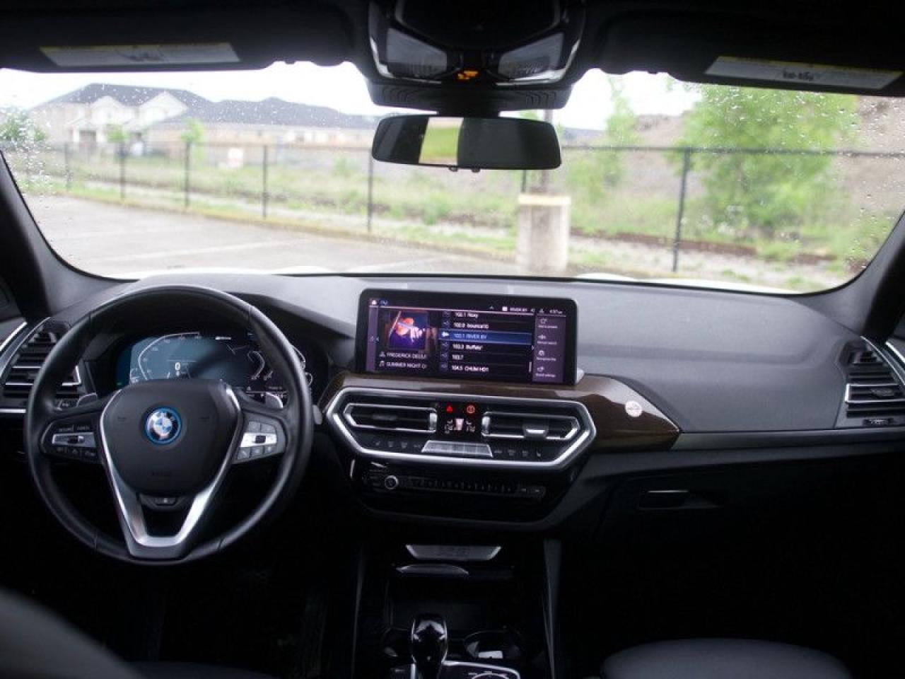 2022 BMW X3 xDrive30e  **PHEV - PWR GATE - MEM. SEAT** Photo