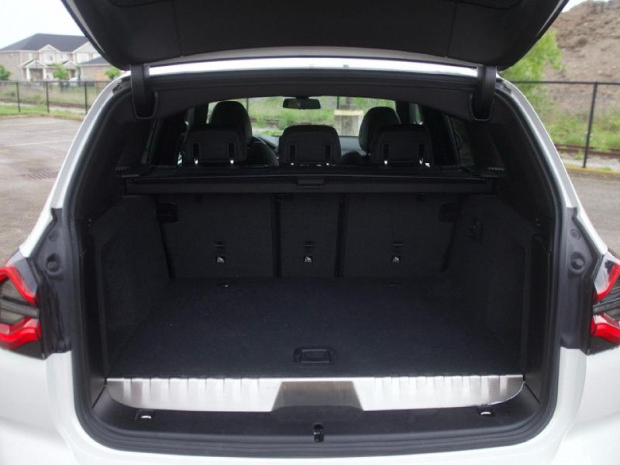 2022 BMW X3 xDrive30e  **PHEV - PWR GATE - MEM. SEAT** Photo