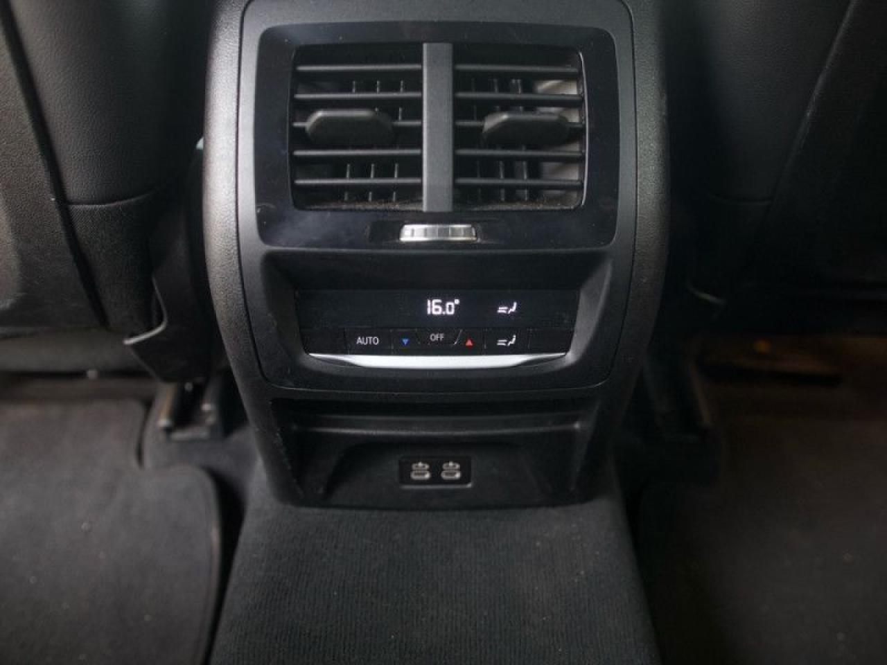 2022 BMW X3 xDrive30e  **PHEV - PWR GATE - MEM. SEAT** Photo