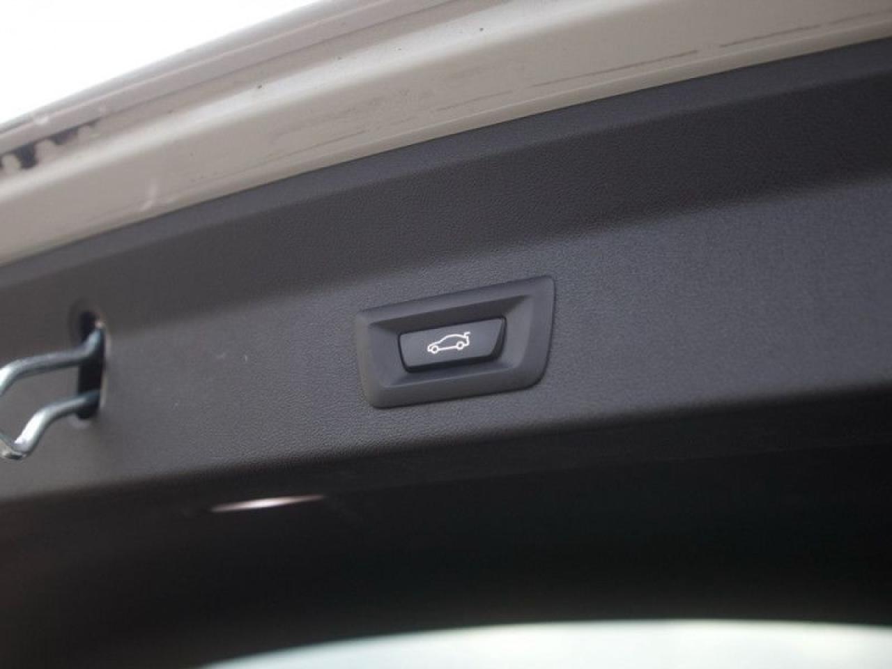 2022 BMW X3 xDrive30e  **PHEV - PWR GATE - MEM. SEAT** Photo