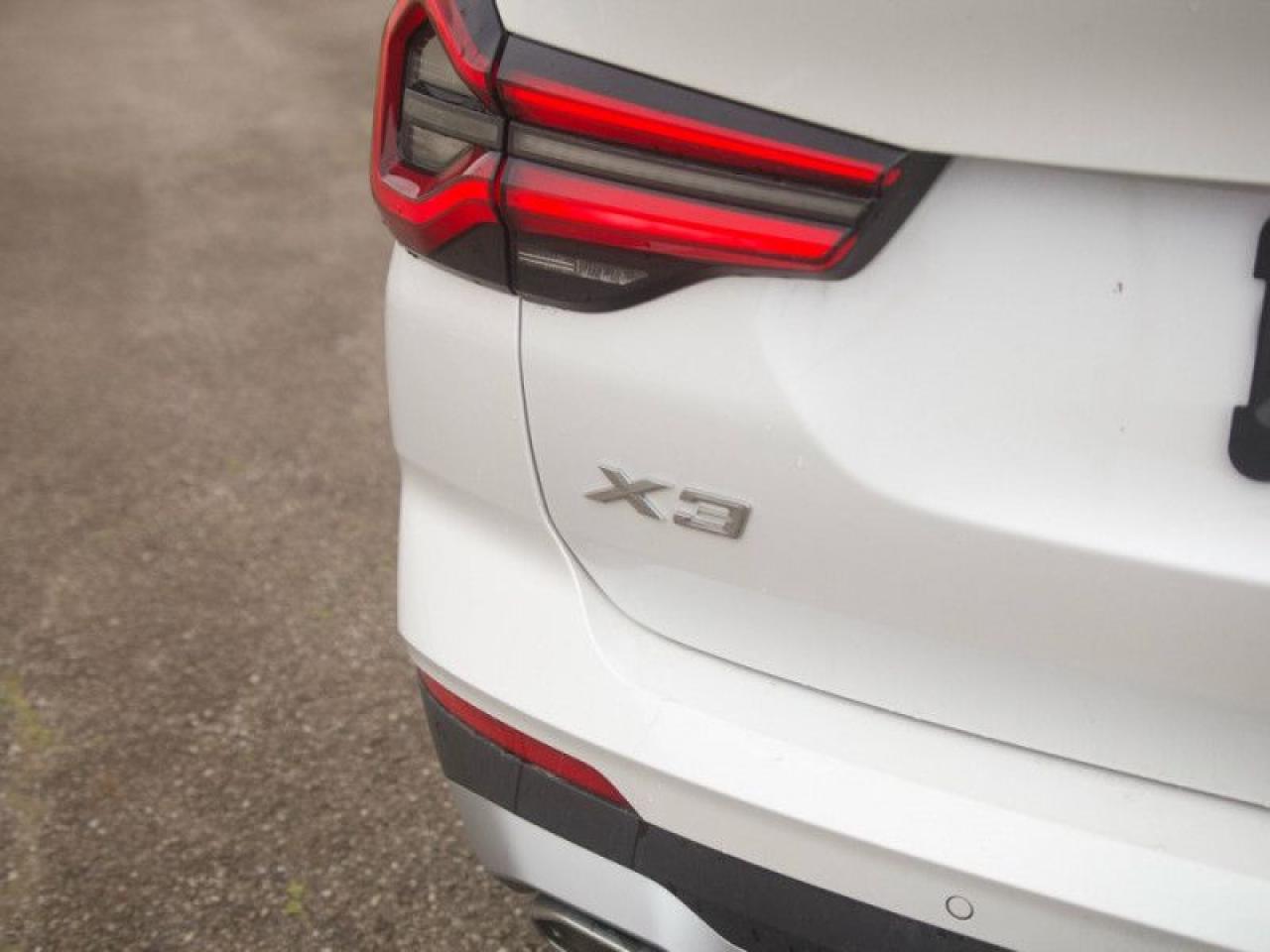 2022 BMW X3 xDrive30e  **PHEV - PWR GATE - MEM. SEAT** Photo