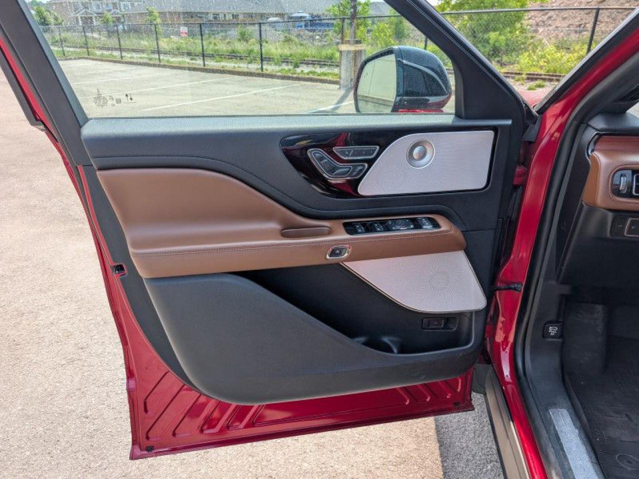 2021 Lincoln Aviator Reserve  **EQUIP. GROUP 202A - $9,000 PKG** Photo