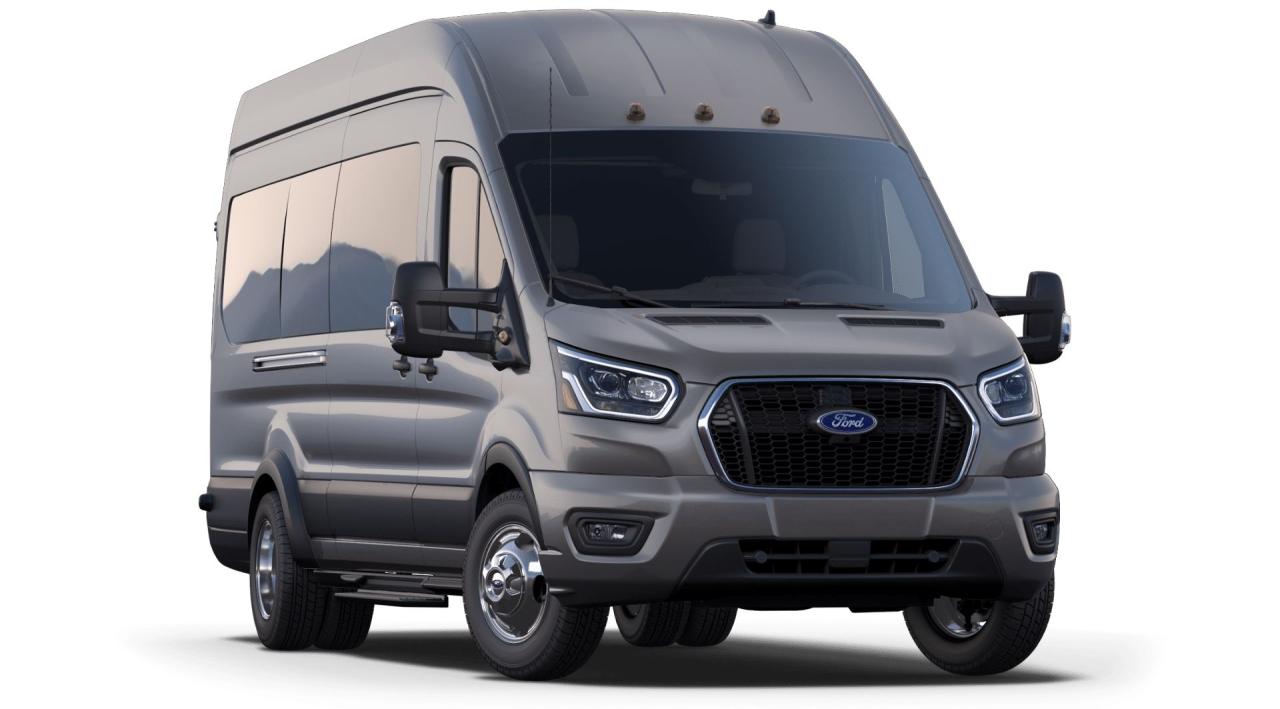 2025 Ford Transit HR PASS XLT Photo3