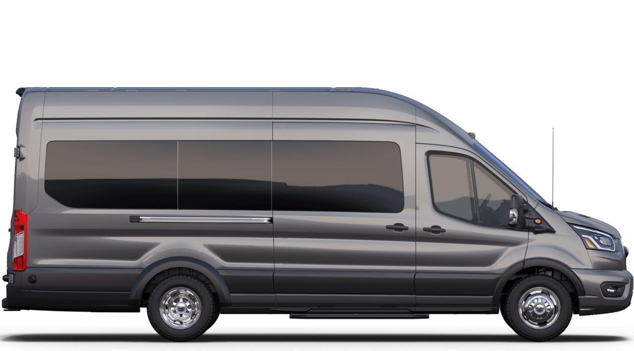 2025 Ford Transit HR PASS XLT Photo4