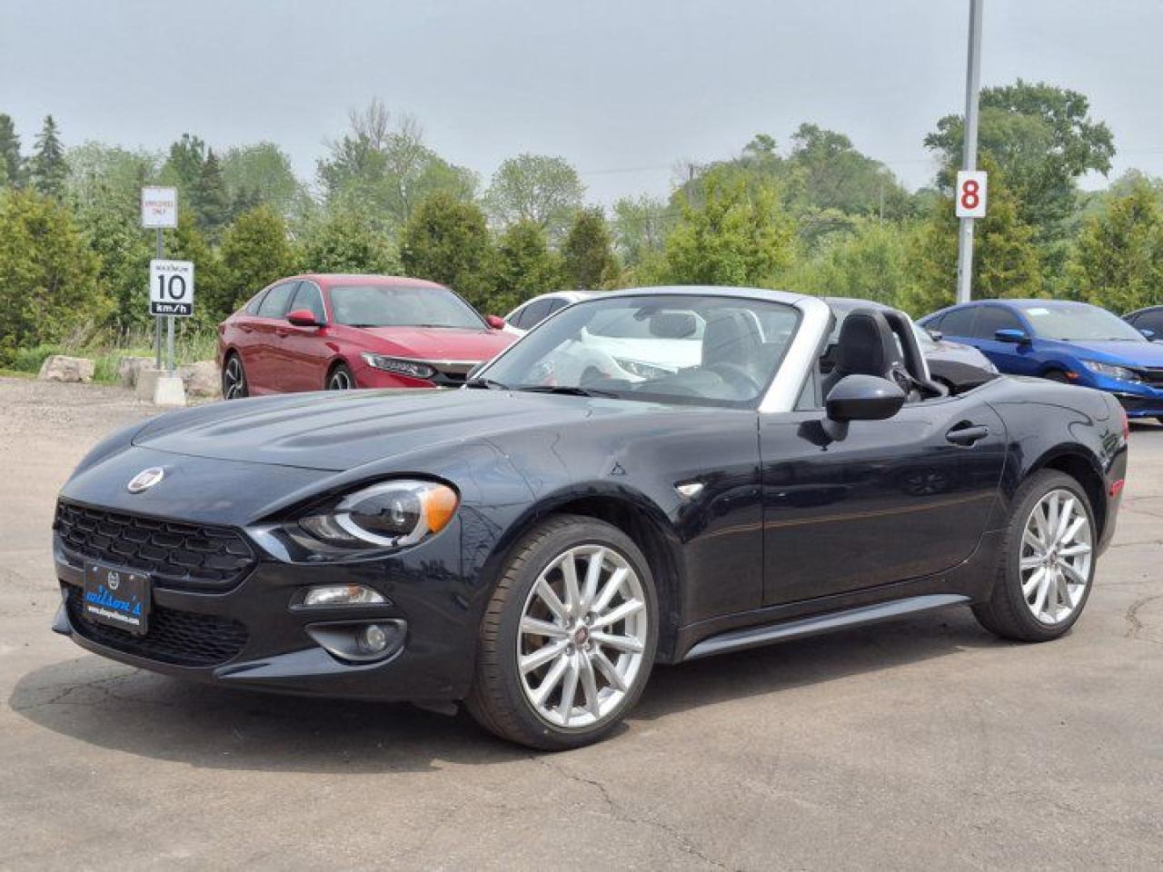 Used 2017 Fiat 124 Spider Lusso | 6 Speed Manual | Leather | Navi | Premium Sound | Heated Seats | Reverse Cam | and More ! for sale in Guelph, ON