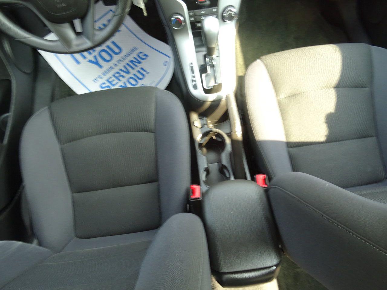 2013 Chevrolet Cruze LT Turbo - Photo #9