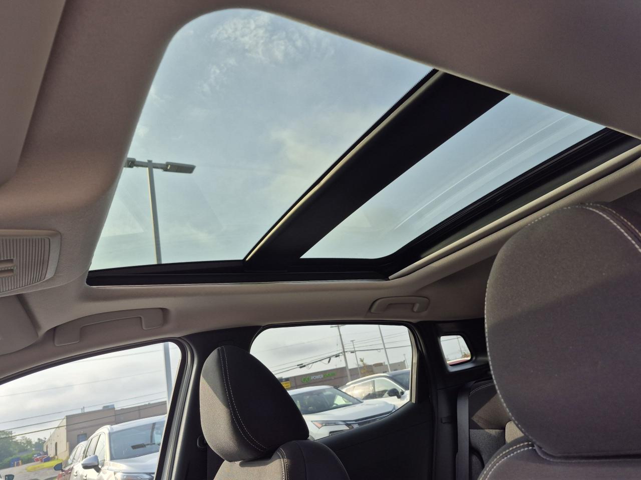 2025 Nissan Kicks SV PREMIUM Photo12