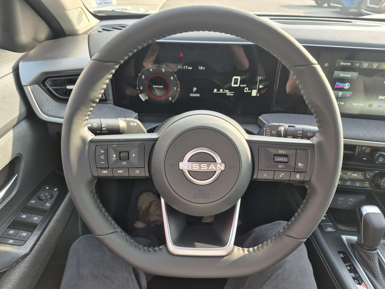 2025 Nissan Kicks SV PREMIUM Photo8