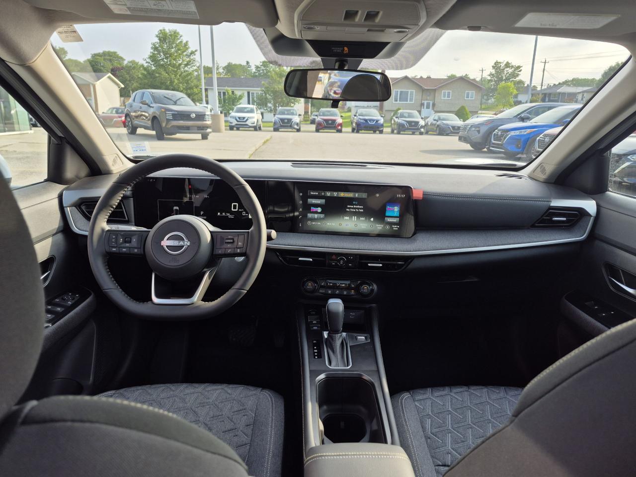 2025 Nissan Kicks SV PREMIUM Photo14