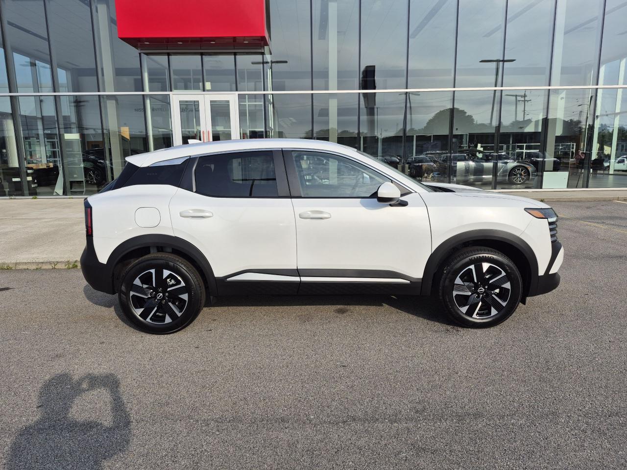 2025 Nissan Kicks SV PREMIUM Photo5