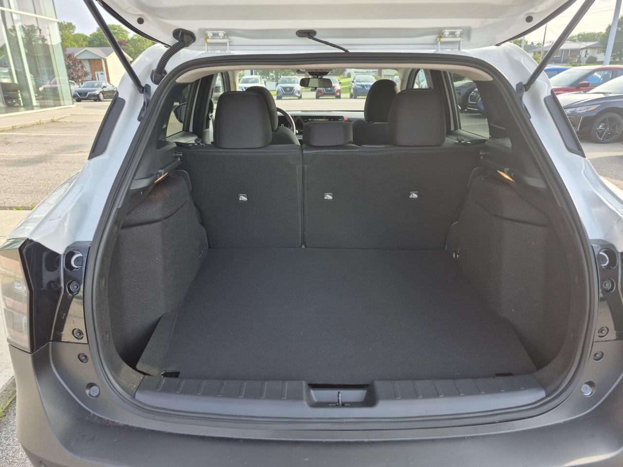 2025 Nissan Kicks SV PREMIUM Photo15