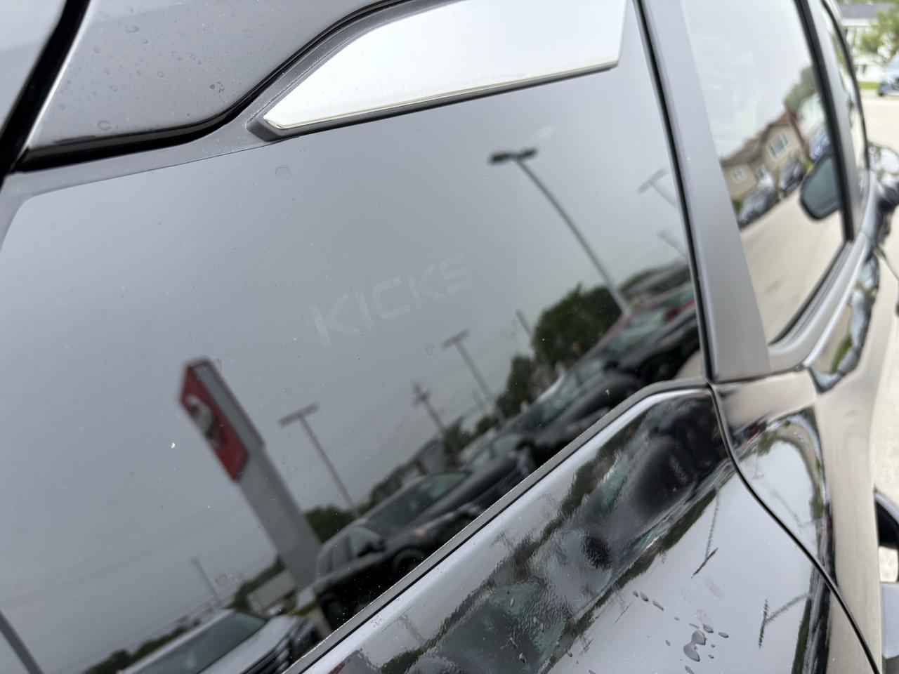 2025 Nissan Kicks SV Photo24
