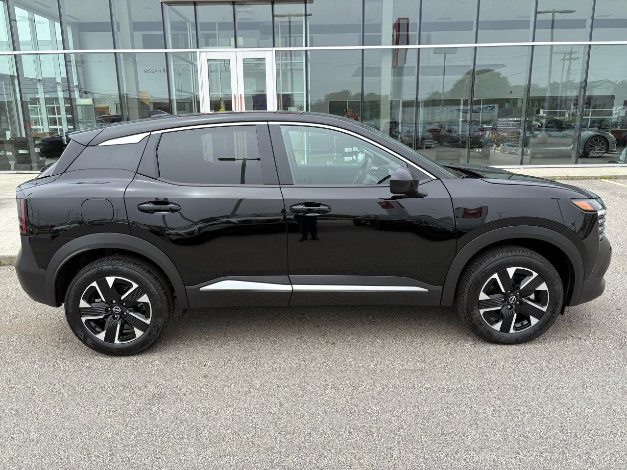 2025 Nissan Kicks SV Photo17
