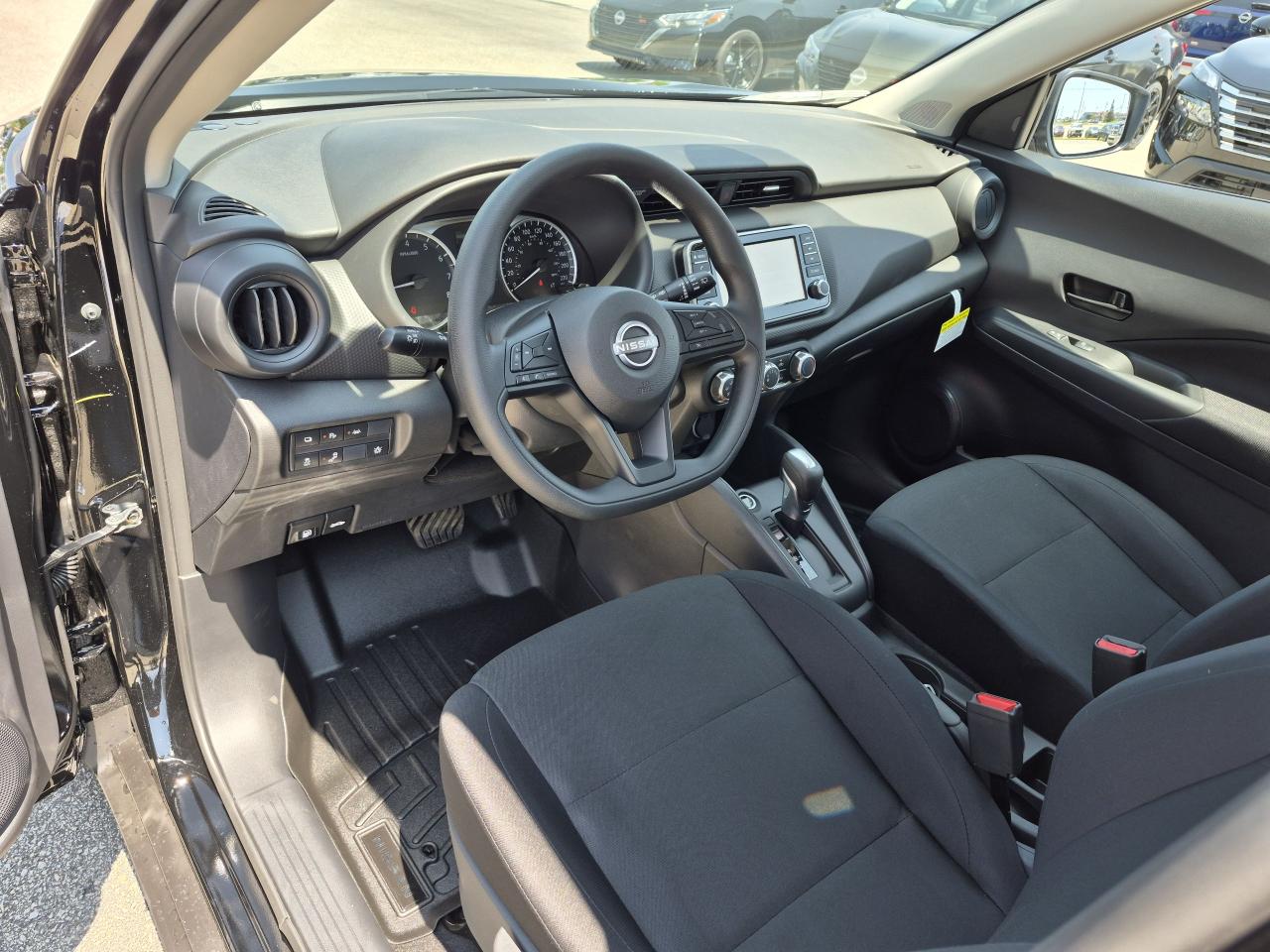 2025 Nissan Kicks Play S FWD Photo6