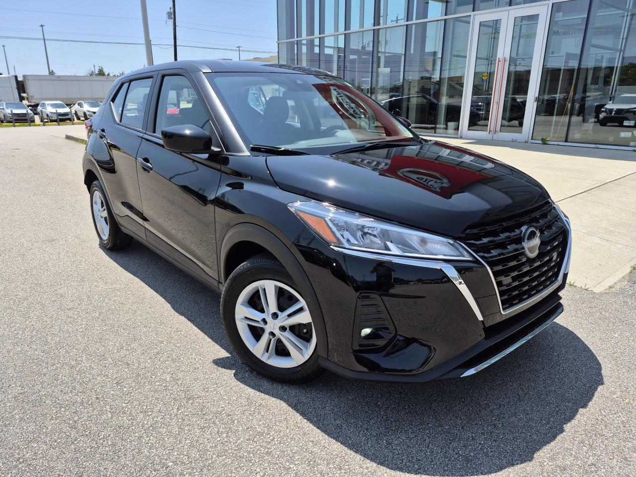 2025 Nissan Kicks Play S FWD Photo1