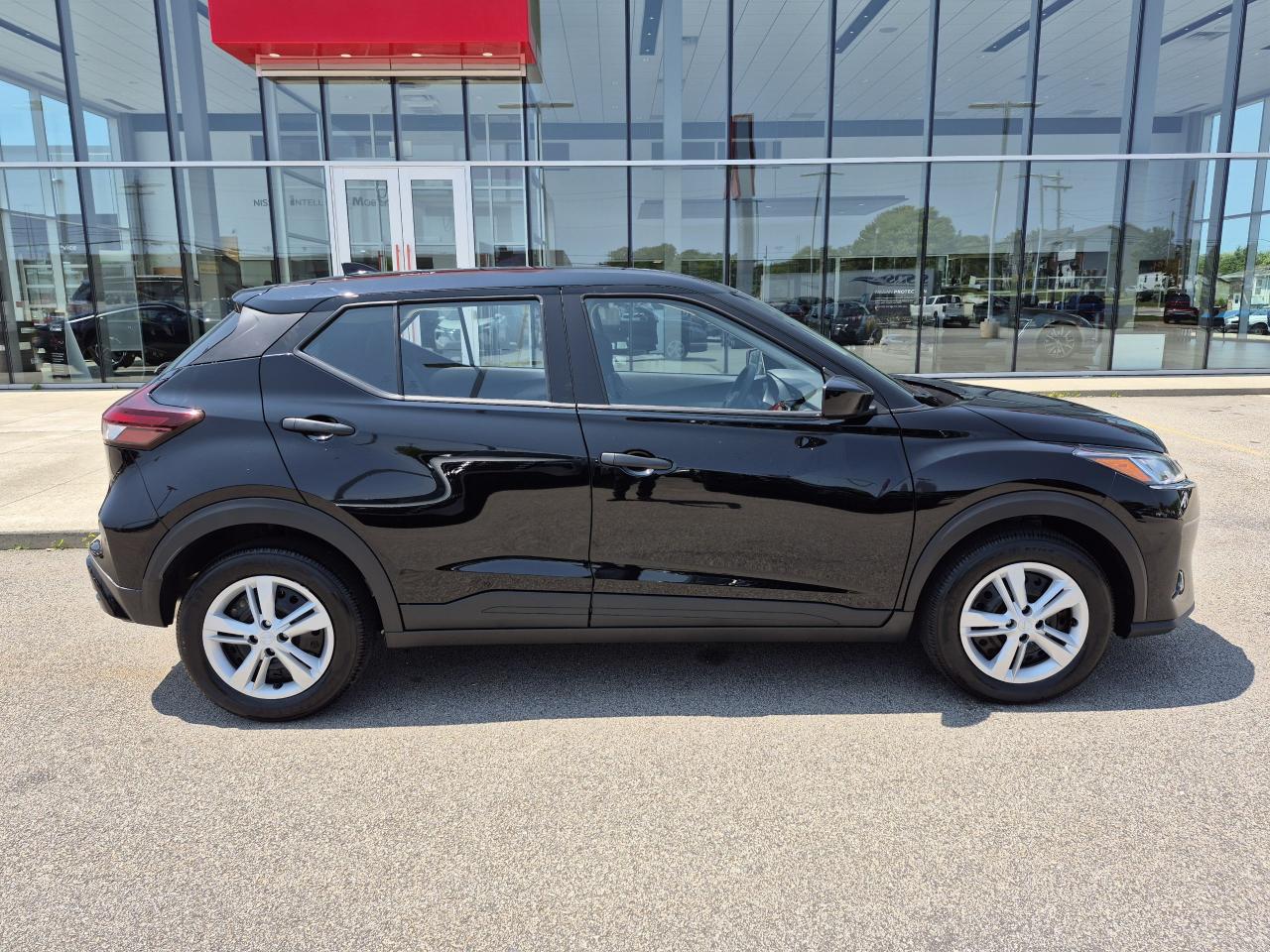 2025 Nissan Kicks Play S FWD Photo21