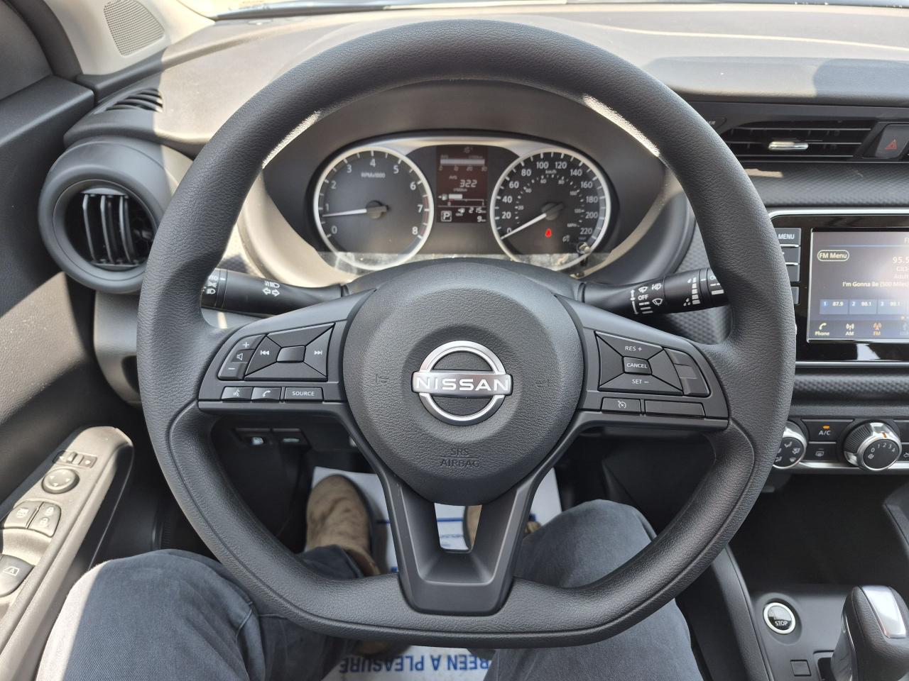 2025 Nissan Kicks Play S FWD Photo23