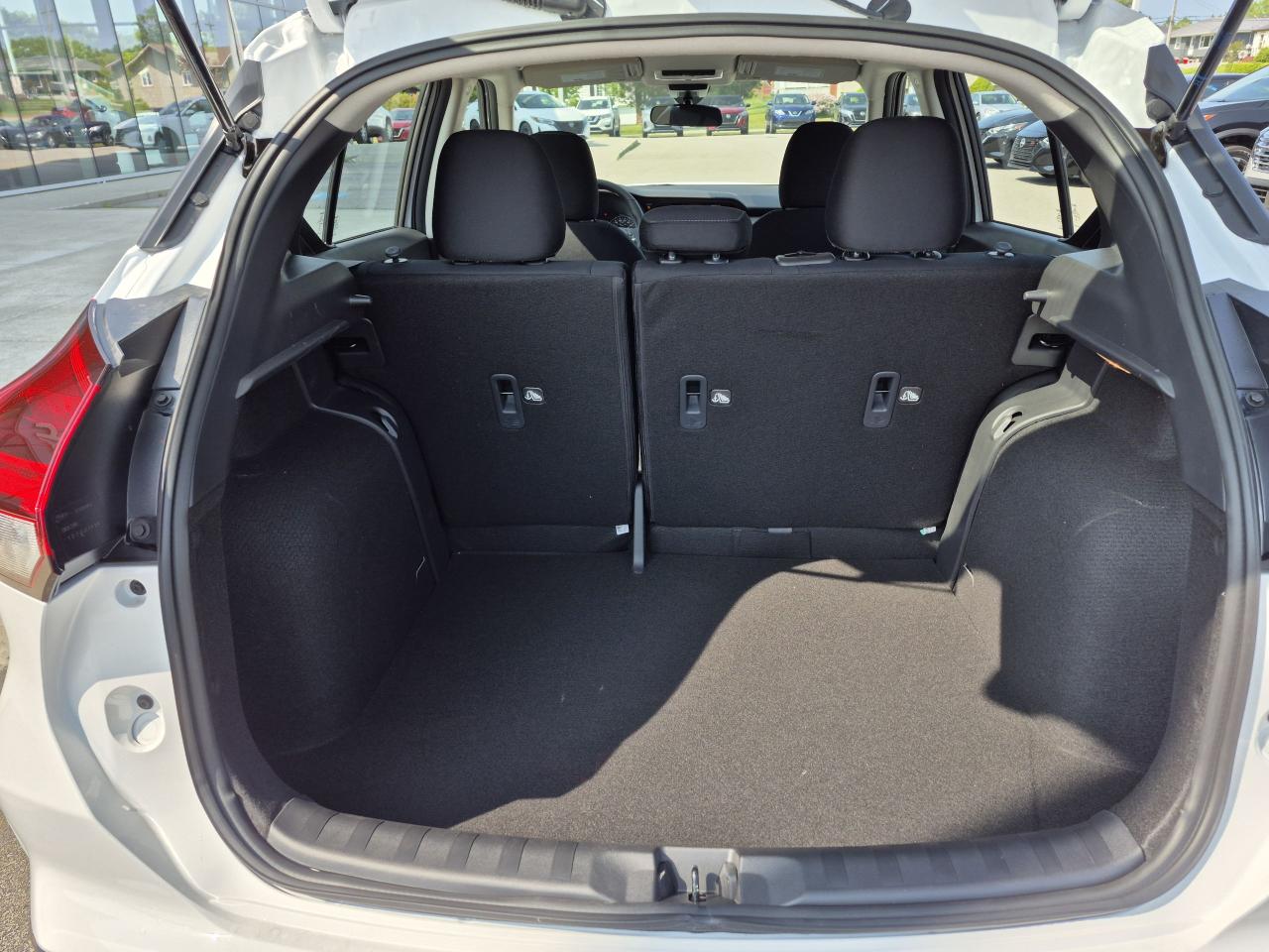 2025 Nissan Kicks Play SV FWD Photo14
