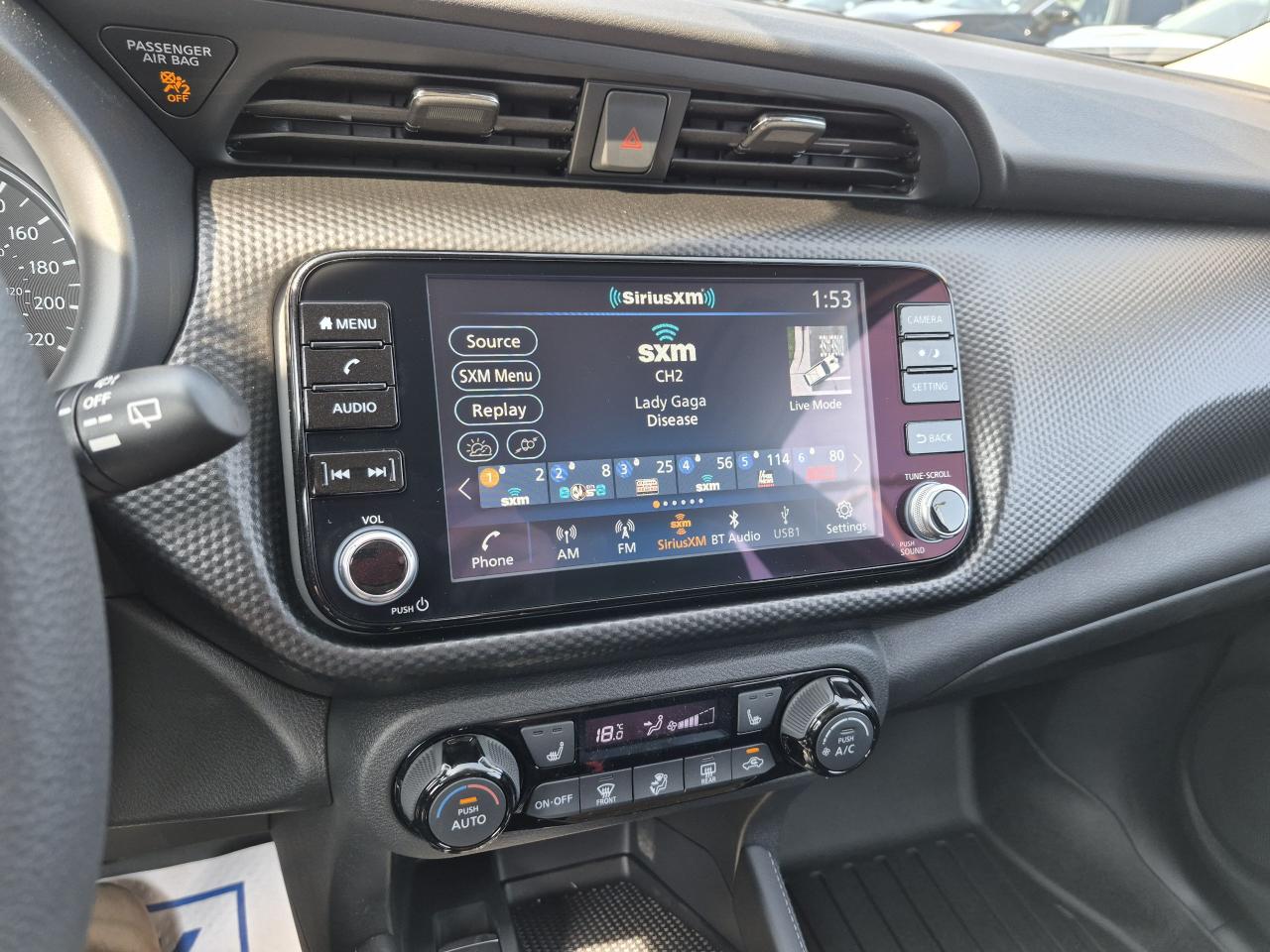 2025 Nissan Kicks Play SV FWD Photo9