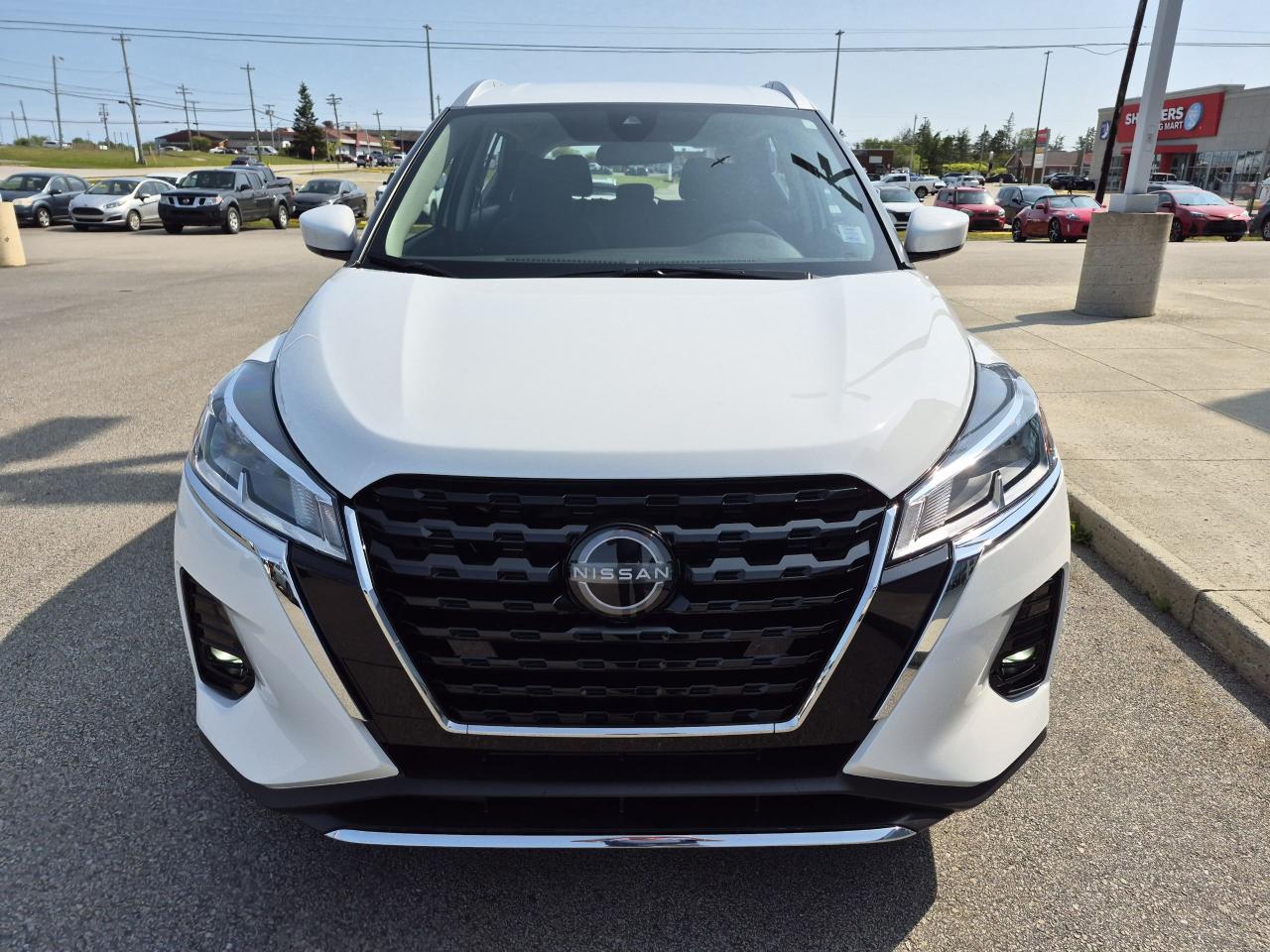 2025 Nissan Kicks Play SV FWD Photo18