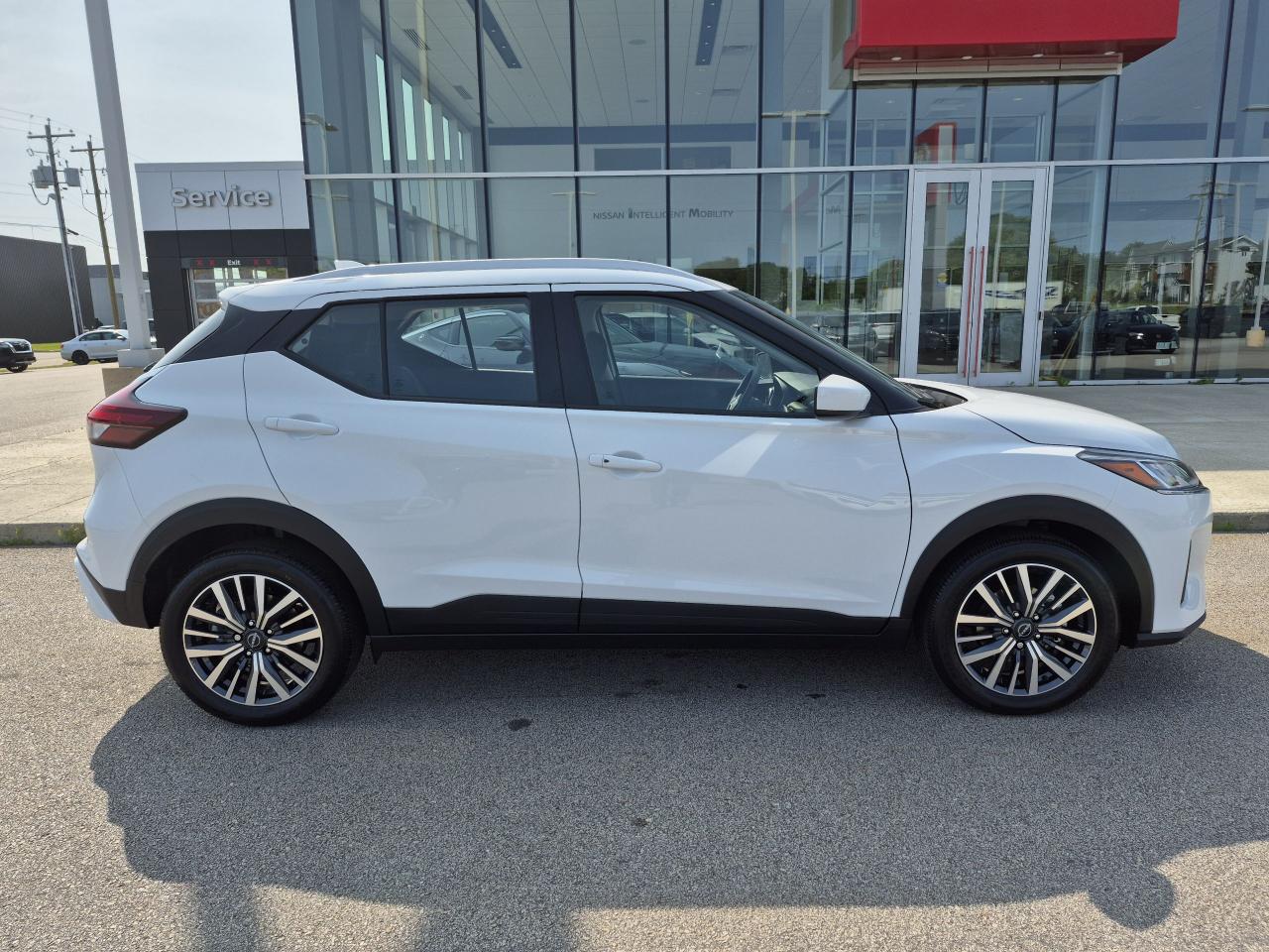 2025 Nissan Kicks Play SV FWD Photo21