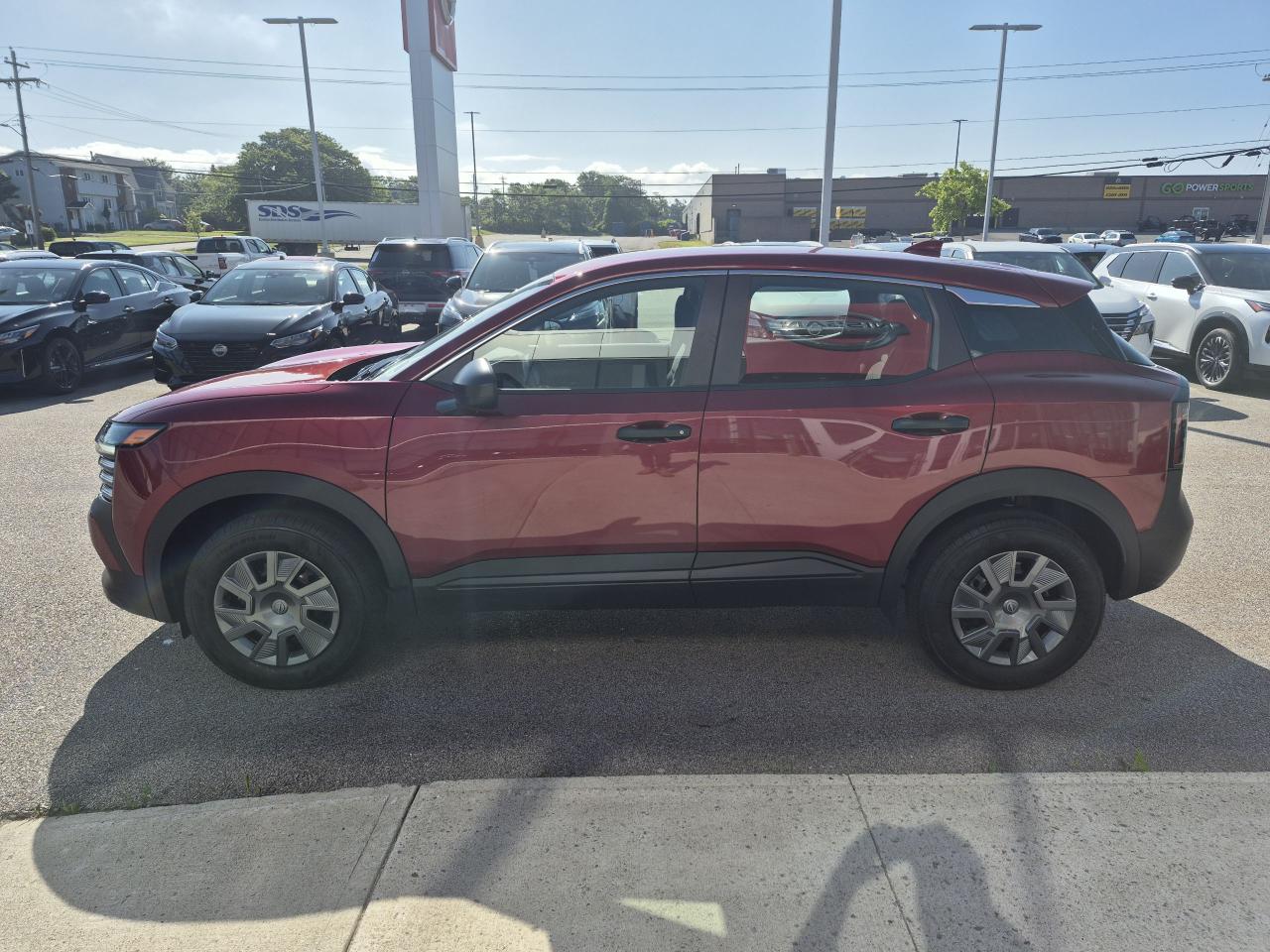 2025 Nissan Kicks S Photo3