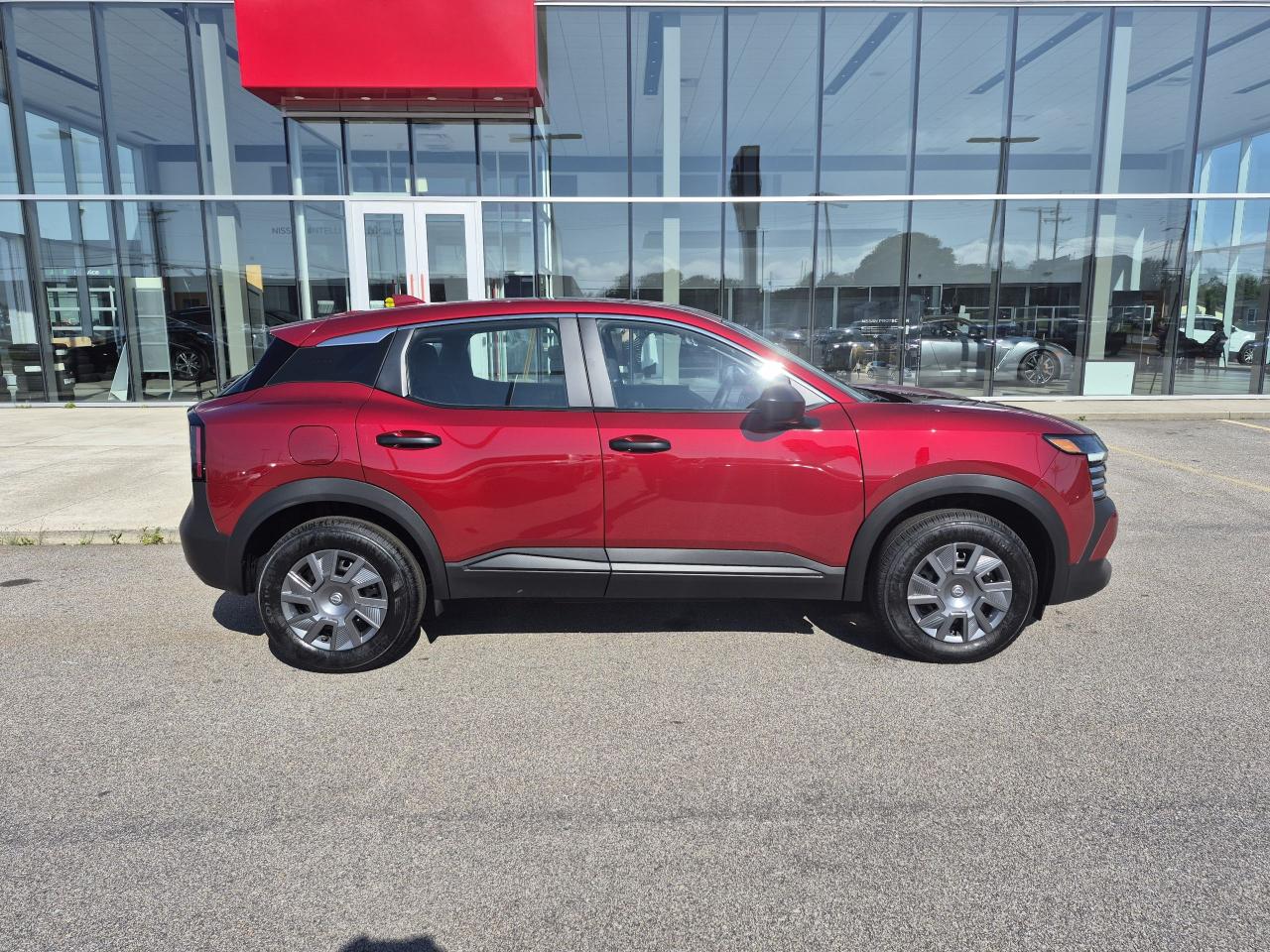 2025 Nissan Kicks S Photo5