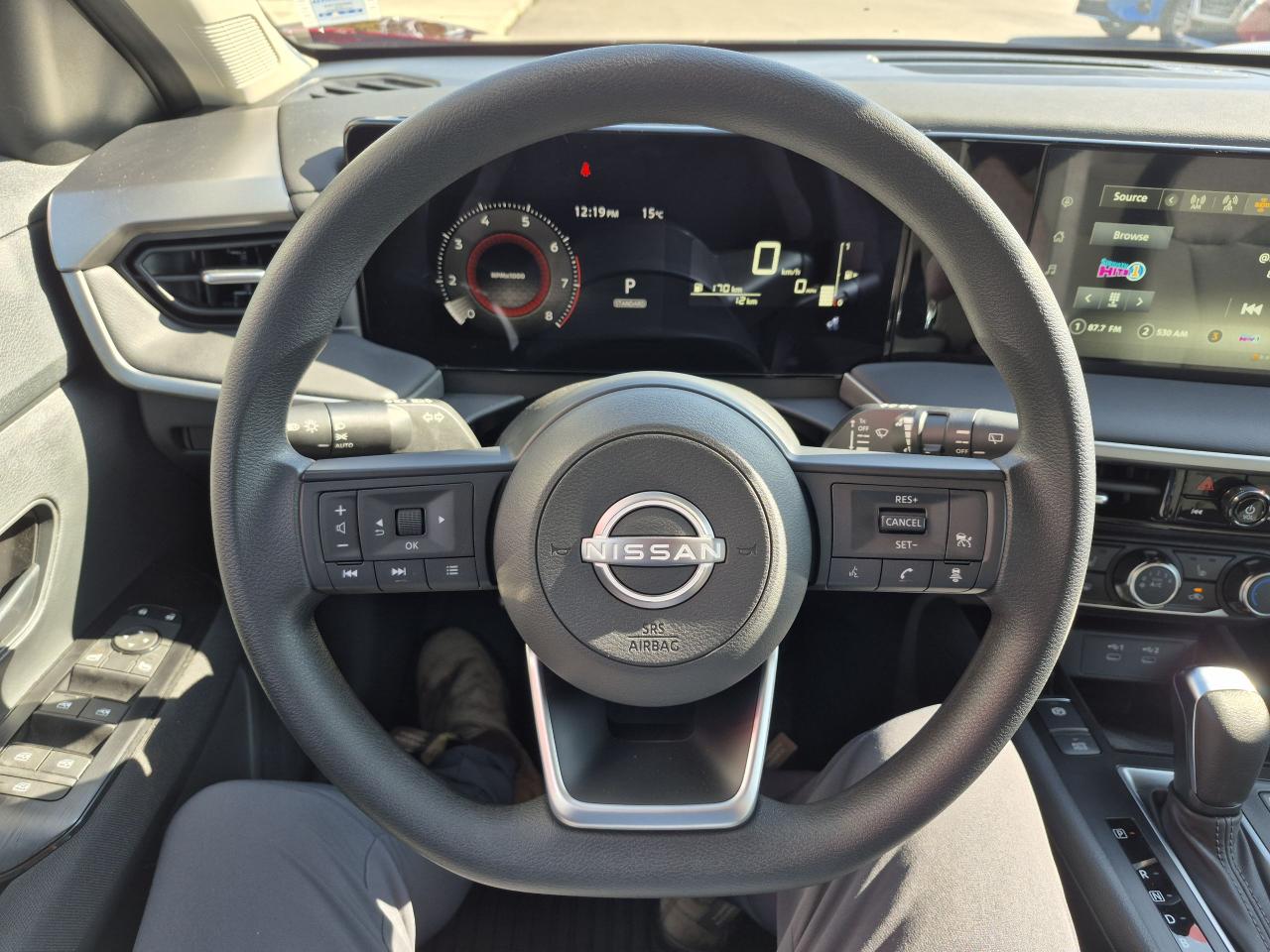2025 Nissan Kicks S Photo7