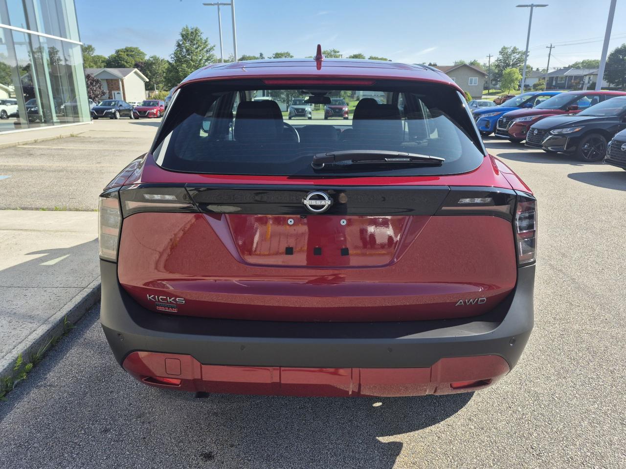 2025 Nissan Kicks S Photo4