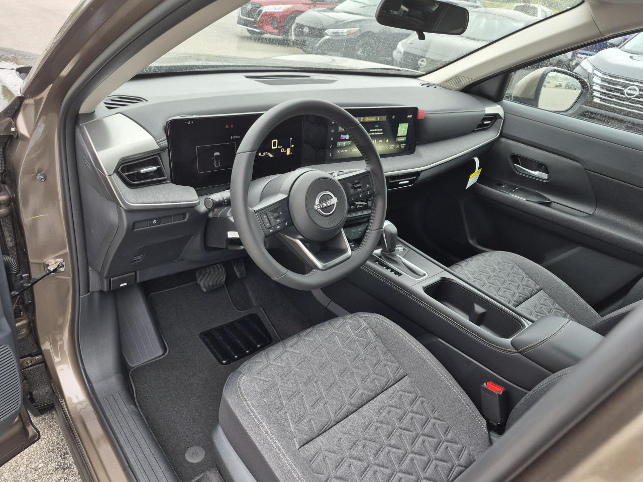 2025 Nissan Kicks SV Photo6