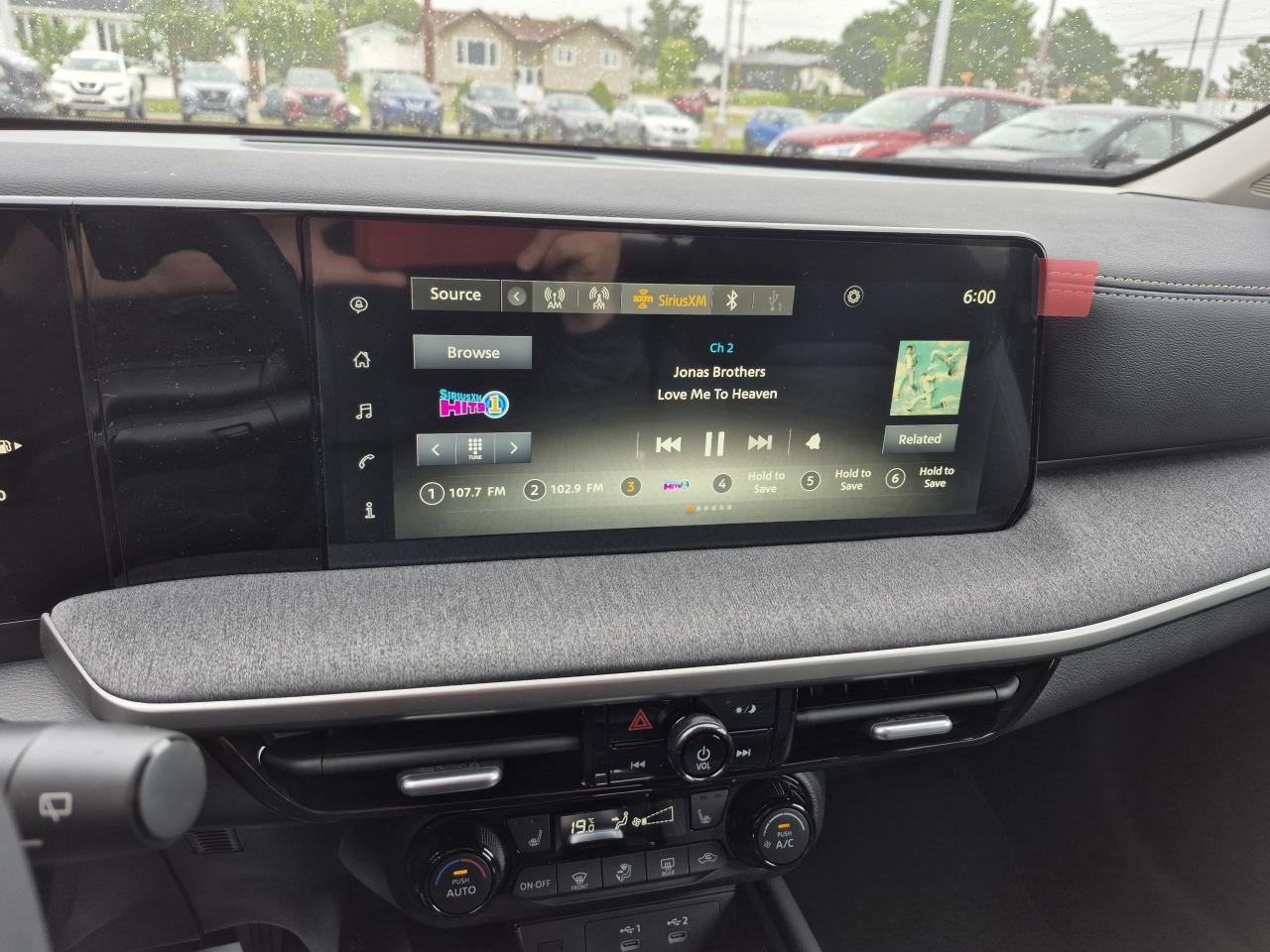 2025 Nissan Kicks SV Photo10