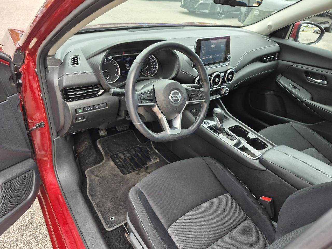 2020 Nissan Sentra SV Photo6