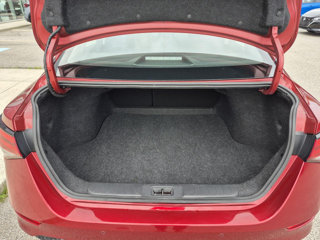 2020 Nissan Sentra SV Photo30